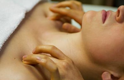 Масаж при остеохондрозі