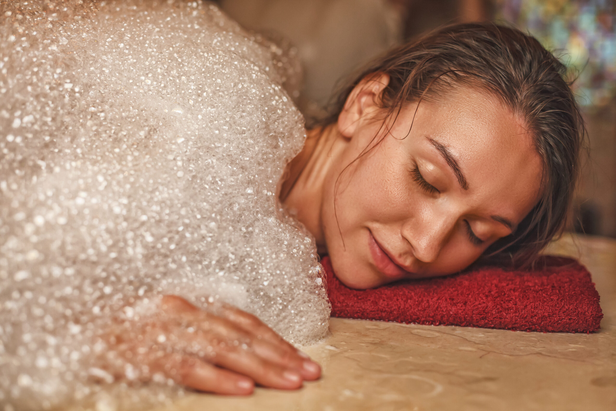 Турецький пінний масаж 1 гість\2 гостя